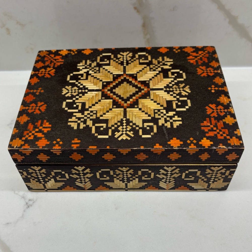 Vintage Weaved Straw Inlay Wood Trinket Jewelry Decorative Brown Orange Box 80s